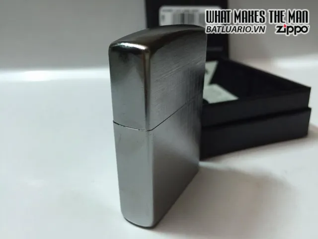 Zippo 29258 - Zippo Tim Đập Dưới Chân Bạn - Quà Tặng Độc Đáo Cho Người Yêu Thích Phong Cách Sống