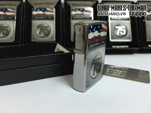 Zippo Mừng Kỷ Niệm 75 Năm Trận Trân Châu Cảng - Bật Lửa Chrome Xước - Quà Tặng Nghệ Thuật Cho Fan Lịch Sử