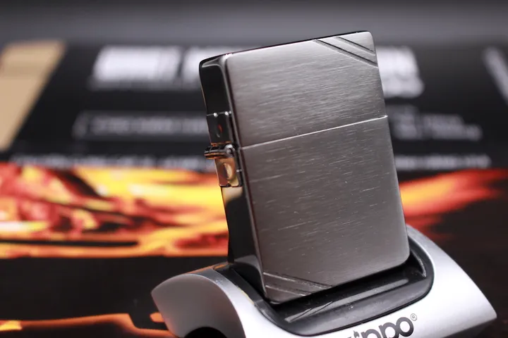 Bật Lửa Zippo 1935 - Bật Lửa Cổ Điển, Thiết Kế Elegance và Độc Đáo, Quà Tặng Cho Người Yêu Hàng Hiệu