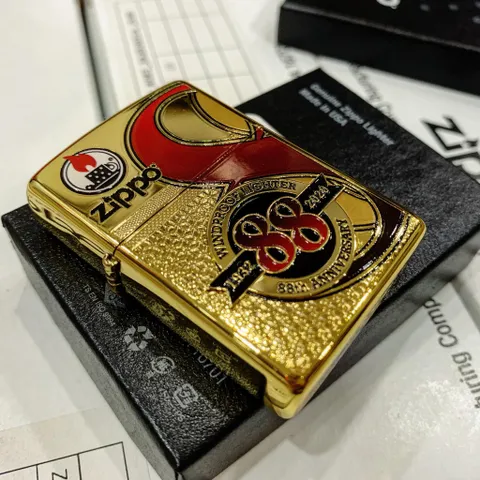Bật Lửa Zippo Kỷ Niệm 88 Năm - Phiên Bản Mạ Vàng High Polish Đặc Biệt Chỉ Dành Cho Châu Á - Quà Tặng Sang Trọng Cho Người Yêu Thích Zippo