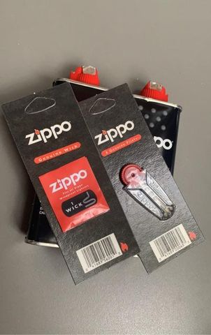 Combo Hàng Chính Hãng Zippo - 2 Chai Xăng 125ml, 1 Vỉ Đá Lửa, 1 Vỉ Bấc - Phụ Kiện Bảo Đảm Hiệu Quả và An Toàn Sử Dụng