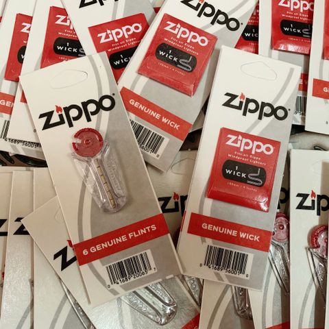 Combo phụ kiện Zippo chính hãng Mỹ - 1 chai xăng, 1 vỉ đá lửa, 1 vỉ bấc - An toàn, hiệu quả, kéo dài tuổi thọ sản phẩm