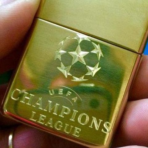 Zippo Khắc Logo UEFA Champions League 254B - Quà Tặng Cho Người Hâm Mộ Bóng Đá Chất Lượng Cao