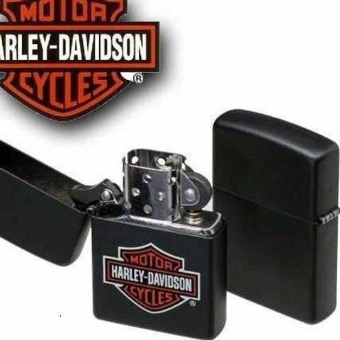Zippo 218HD.H252 - Đèn Khò Zippo Logo Harley Davidson Màu Đen Nhám - Quà Tặng Thời Trang Cho Fan Hâm Mộ