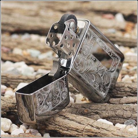 Zippo Slim Venetian Ashtray - High Polish Chrome Lighter - Elegant Gift for Collectors and Smokers
