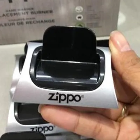 Đế trưng bày nam châm Zippo chính hãng - Hỗ trợ trưng bày bật lửa tiêu chuẩn, chất liệu nhựa ABS cao cấp