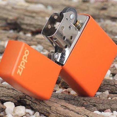 Bật Lửa Zippo 231ZL - Màu Cam Nhám với Logo Zippo - Hàng Mỹ, Kháng Gió và Bảo Hành Trọn Đời