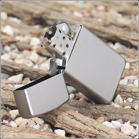 Bật Lửa Zippo Slim 1605 Satin Chrome - Bật Lửa Mini Kháng Gió, Quà Tặng Sang Trọng từ Mỹ