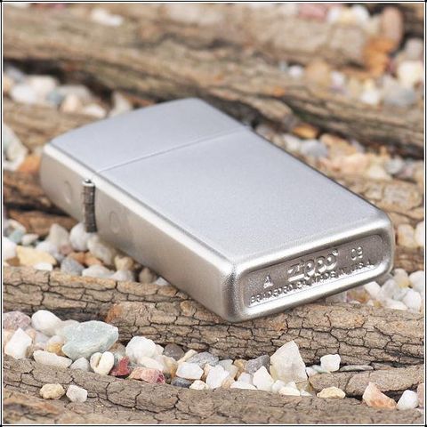 Bật Lửa Zippo Slim 1605 Satin Chrome - Bật Lửa Mini Kháng Gió, Quà Tặng Sang Trọng từ Mỹ