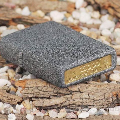 Bật Lửa Zippo 211 Iron Stone - Thiết Kế Độc Đáo, Chịu Gió Tốt, Đàu Kim Loại Bền Bỉ với Sơn Tĩnh Điện Sang Trọng, Hàng Nhập Khẩu Mỹ