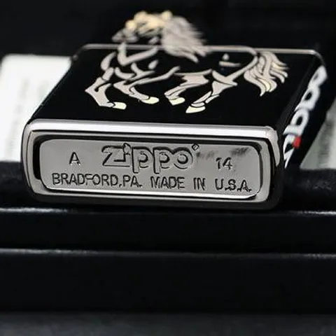 Zippo 28645 Bật Lửa Hình Ngựa Đua Màu Đen Băng - Quà Tặng Độc Đáo Cho Người Yêu Thích Thể Thao và Chìm Đắm Trong Thiên Nhiên