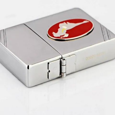 Bật Lửa Zippo 28729 Windy Girl - Phiên Bản Giới Hạn 2013, Chống Gió, Gốc Cạnh Vuông, Kỷ Niệm Sưu Tầm 35,000 Chiếc Trên Toàn Thế Giới