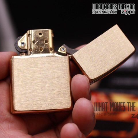 Bật Lửa Zippo Brushed Brass 204B - Thiết Kế Độc Đáo, Chất Liệu Đồng Vàng, Âm Thanh Đặc Trưng, Quà Tặng Sang Trọng
