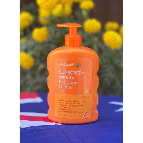 Kem Chống Nắng Woolworths SPF 50+ 500ml - Dưỡng Da Chống Nước, Không Nhờn Rít, Phù Hợp Mọi Loại Da, Bảo Vệ Tối Đa Khi Đi Ngoài Trời