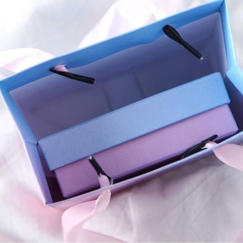 Túi giấy đựng hộp trang sức màu sắc rực rỡ thời trang nhiều kích cỡ 400742