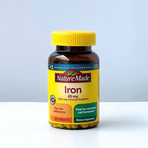 Viên uống bổ sung sắt Nature Made Iron 65mg 180 viên - Hỗ trợ sức khỏe, chống thiếu máu hiệu quả cho phụ nữ mang thai và người ăn kiêng.