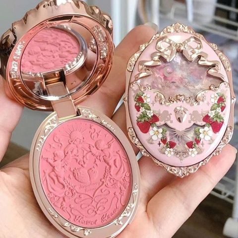 Phấn Má Hồng Flower Knows Strawberry Rococo 5g - Thiết Kế Sang Trọng, Màu Sắc Tự Nhiên, Dễ Sử Dụng, Giữ Màu Lâu Trôi