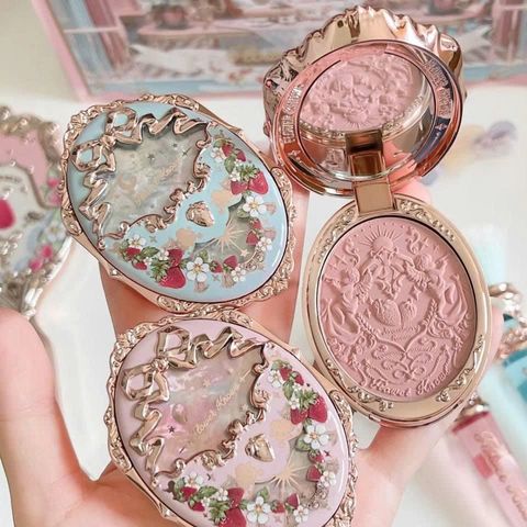 Phấn Má Hồng Flower Knows Strawberry Rococo 5g - Thiết Kế Sang Trọng, Màu Sắc Tự Nhiên, Dễ Sử Dụng, Giữ Màu Lâu Trôi