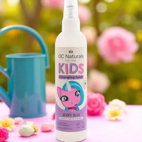 Xịt Gỡ Rối Tóc Organic Care Kids 250ml - Sản Phẩm An Toàn, Dễ Chải, Giúp Tóc Mềm Mại Cho Bé Trai Gái