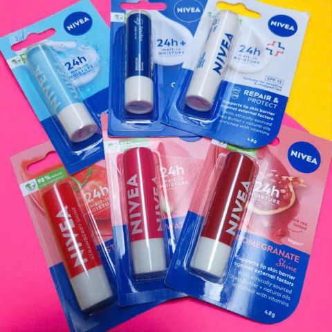 Son Dưỡng Ẩm NIVEA Lip Balm Úc 4.8g - Bảo Vệ Môi Khô, Cấp Ẩm Mềm Mại, Dễ Sử Dụng và Thẩm Thấu Nhanh