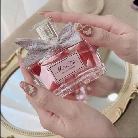 Nước Hoa Nữ Dior Miss Dior EDT 30ml - Hương Hoa Thanh Nhẹ, Nữ Tính, Tinh Tế, Flacon Sang Trọng, Phù Hợp Mọi Hoàn Cảnh