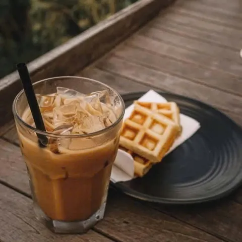 Coffee and Milk Nestlé Úc 385g Cà Phê Dạng Lon