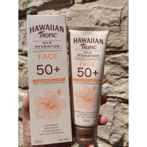 Kem Chống Nắng Mặt Hawaiian Tropic SPF 50+ Dịu Nhẹ 100ml - Bảo Vệ Da Toàn Diện Không Nhờn Rít, Hàng Nhập Úc