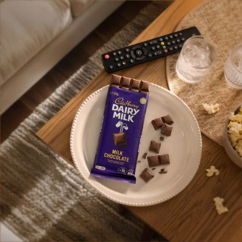 Hộp Socola Cadbury Mini Collection 180g - Thanh Crunchie Mật Ong Giòn Nhập Khẩu Úc - Snack Ngọt Ngào Cho Mọi Dịp