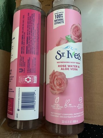 Sữa Tắm St.Ives 650ml Hoa Hồng - Dưỡng ẩm và Thơm ngát cho làn da mịn màng