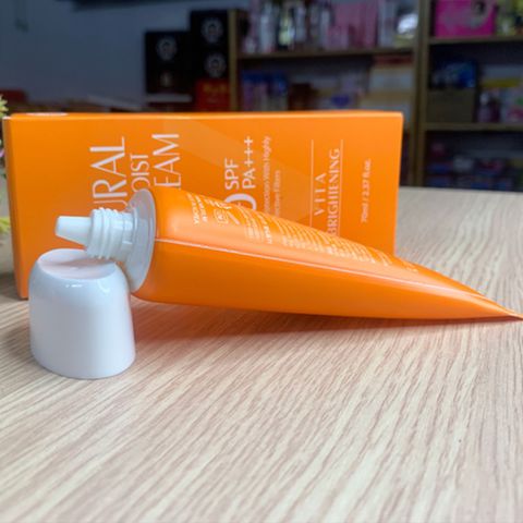 Kem Chống Nắng 3W Clinic Collagen UV Sun Screen SPF50+ - Bảo Vệ Da Tối Ưu Và Chống Lão Hóa 98% Tác Hại Tia UV