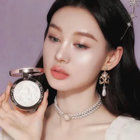 Phấn Bắt Sáng Flower Knows Little Angel 8g - Phấn Highlight Thiên Thần Nhỏ Dập Nổi 8g - Nana Shop