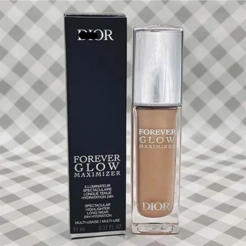 Phấn highlight Dior Longwear 24H Hydration #Gold – bắt sáng mịn da