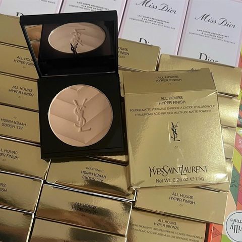 Phấn phủ nén YSL tone 20 – kiềm dầu mịn da