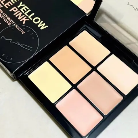 Bảng Che Khuyết Điểm MAC Studio Fix Correct Palette Light 6g - Giải Pháp Che Quầng Thâm Hiệu Quả cho Làn Da Rạng Rỡ