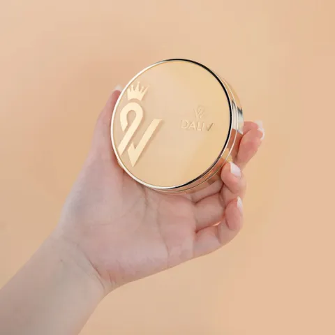 Phấn Phủ Daliv Siêu Mịn Kiềm Dầu 20g - Lớp Nền Mỏng Nhẹ, Tự Nhiên, Hỗ Trợ Làn Da Sáng Mịn, Chống Nhờn Cho Da Dầu