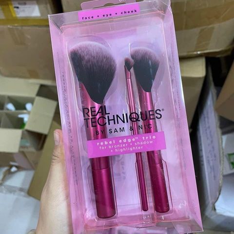 Bộ Cọ Trang Điểm Real Techniques Rebel Edge Trio 3 Cây - Tán Nền & Tạo Khối Hoàn Hảo Cho Trang Điểm Tự Nhiên