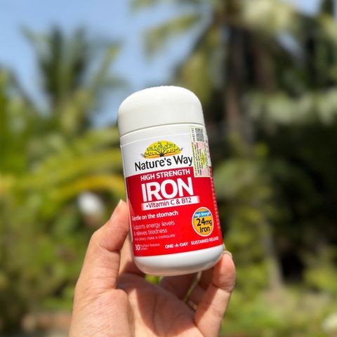 Viên Uống Bổ Sung Sắt Nature's Way Hight Strength Iron + Vitamin C & B12 - 30 Viên Tăng Cường Hồng Cầu, Miễn Dịch, Năng Lượng