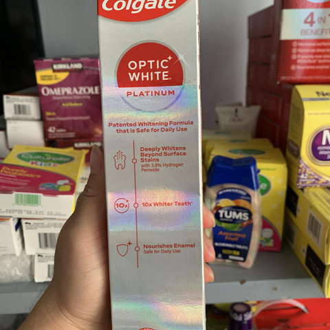 Kem Đánh Răng Colgate Optic White Platinum 4in1 - Làm Trắng Răng 10 Tone Chỉ Trong 10 Ngày, Chứa Fluoride và Hydrogen Peroxide - 116gr