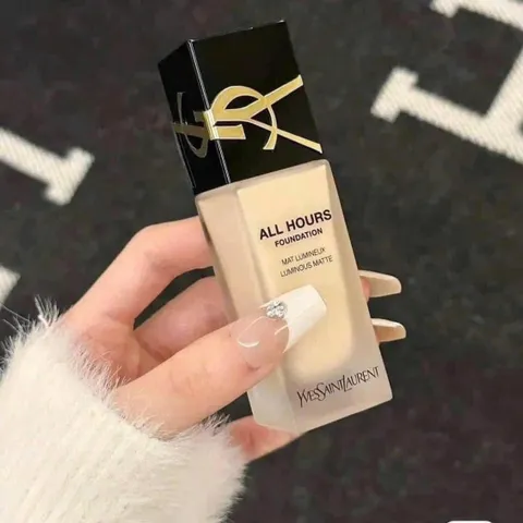 Kem nền YSL All Hours LN1 – che phủ tốt, lâu trôi
