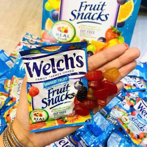 Kẹo Dẻo Welch's Mixed Fruit - Thùng Lớn 90 Gói, Ngon Ngọt, Giàu Vitamin C, Hương Trái Cây Tự Nhiên, An Toàn Cho Bé