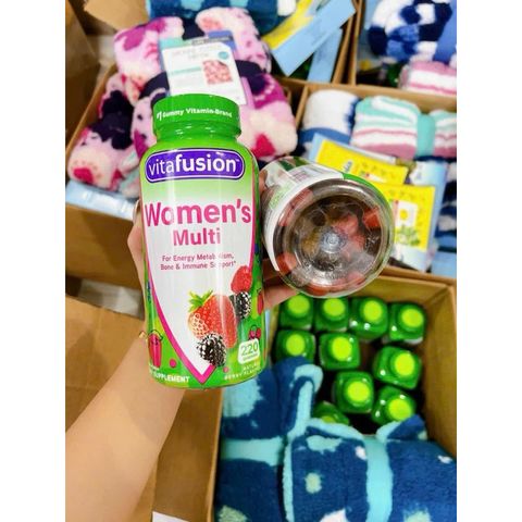 Kẹo Dẻo Vitamin Tổng Hợp Dành Cho Phụ Nữ Vitafusion - Hỗ Trợ Đề Kháng, Làm Đẹp Da, Hương Vị Berry Tự Nhiên