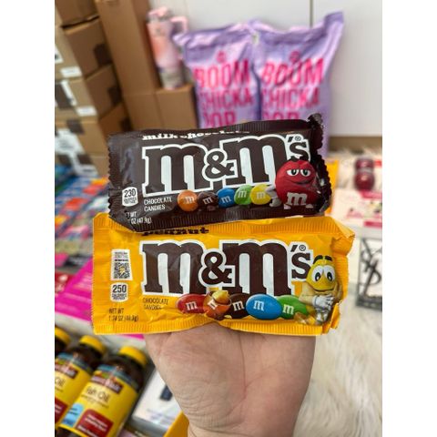 Hộp kẹo socola M&M MARS 30 gói - Gồm Snickers, Twix, M&Ms nhân đậu phộng, M&Ms sữa, Milky Way - Hàng xách tay Mỹ 1.521kg