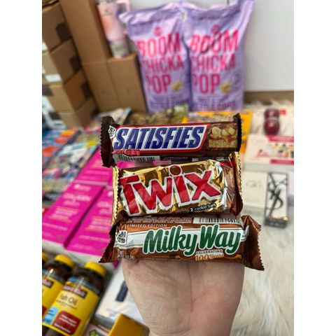 Hộp kẹo socola M&M MARS 30 gói - Gồm Snickers, Twix, M&Ms nhân đậu phộng, M&Ms sữa, Milky Way - Hàng xách tay Mỹ 1.521kg