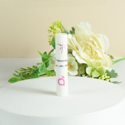 Son Dưỡng Môi V-NATURECARE LIPS - Dưỡng Ẩm Mềm Mại, Ngăn Khô Nứt, Giữ Môi Tươi Tắn Tự Nhiên, Hương Thảo Dược Thiên Nhiên