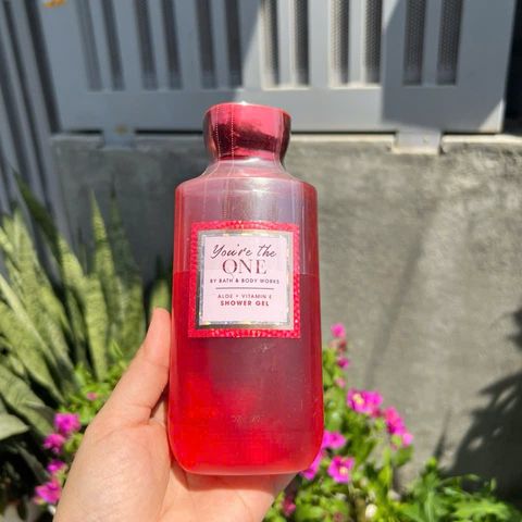 Sữa Tắm Dưỡng Ẩm Hương Hoa Hồng You’re The One - Bath & Body Works 295ml - Nước Hoa Sang Trọng, Giữ Ẩm Da Mịn Màng
