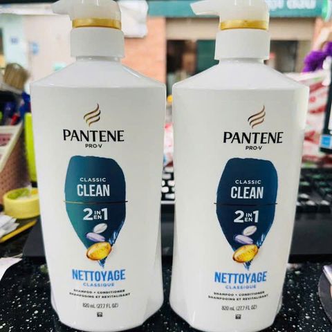 Gội xả Pantene 2in1 820ml - Sạch tóc và dưỡng ẩm, giúp tóc mềm mượt và đầy sức sống, hoàn hảo cho cuộc sống bận rộn.
