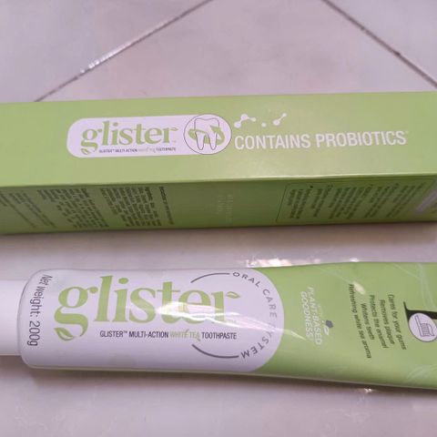 Kem đánh răng Glister Amway Trà Xanh 200g - Hương trà tự nhiên, kháng khuẩn hiệu quả, bảo vệ sức khỏe răng miệng