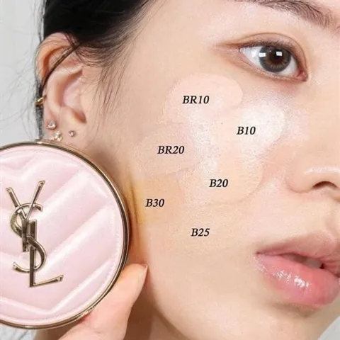 Phấn Nước YSL Cushion Touche Éclat Glow-Pact High Cover B20 – Vỏ Hồng, Che Phủ Cao, Hiệu Ứng Bóng Nhẹ, Làn Da Rạng Rỡ, Mỹ Phẩm Cao Cấp