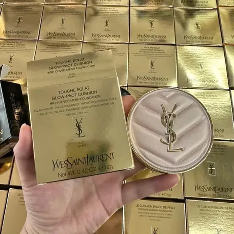Phấn Nước YSL Cushion Touche Éclat Glow-Pact High Cover B20 – Vỏ Hồng, Che Phủ Cao, Hiệu Ứng Bóng Nhẹ, Làn Da Rạng Rỡ, Mỹ Phẩm Cao Cấp