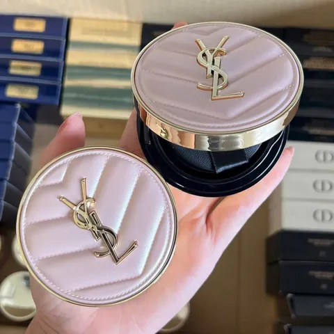 Phấn Nước YSL Cushion Touche Éclat Glow-Pact High Cover B20 – Vỏ Hồng, Che Phủ Cao, Hiệu Ứng Bóng Nhẹ, Làn Da Rạng Rỡ, Mỹ Phẩm Cao Cấp